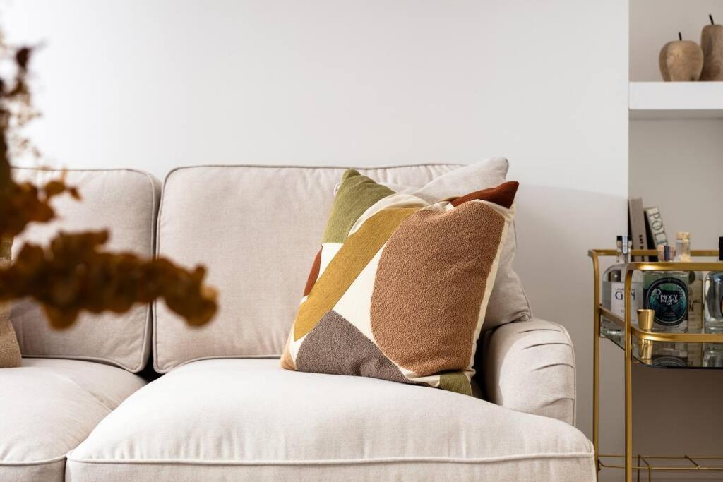 Luxe Design - Chic Cottage - Heart Of ロスベリー エクステリア 写真